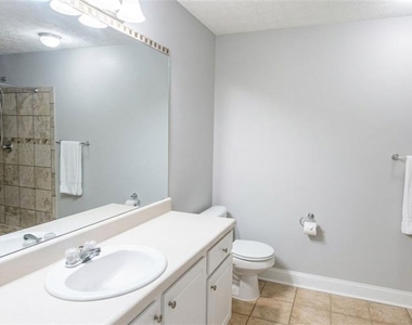 252 Tara Commons Drive - Photo Thumbnail 14