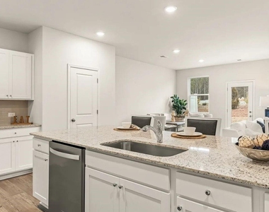 660 Point Place Drive - Photo Thumbnail 7