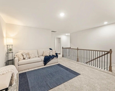 660 Point Place Drive - Photo Thumbnail 23