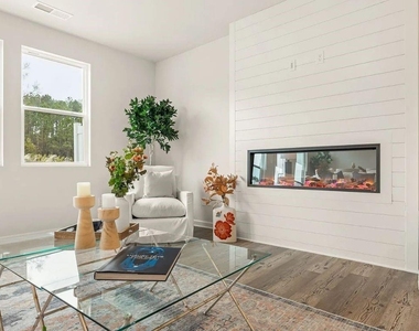 660 Point Place Drive - Photo Thumbnail 15