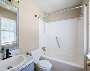 2898 Lakemont Drive Sw - Photo Thumbnail 14