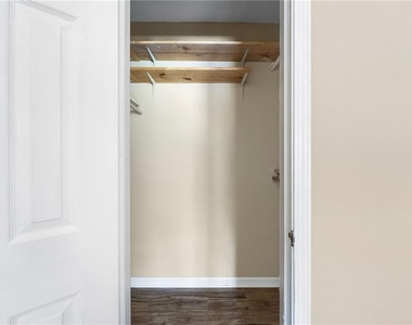 2898 Lakemont Drive Sw - Photo Thumbnail 16