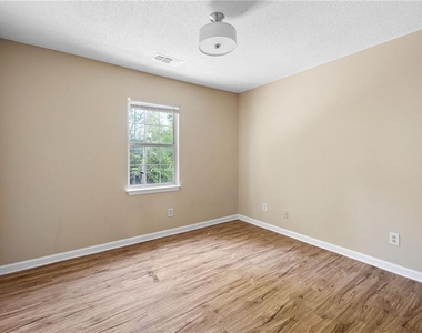 2898 Lakemont Drive Sw - Photo Thumbnail 13