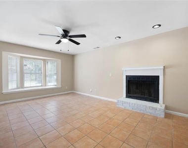 2898 Lakemont Drive Sw - Photo Thumbnail 1