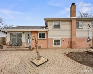 458 N 5th Avenue - Photo Thumbnail 4