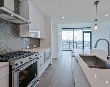 788 W Marietta Street - Photo Thumbnail 8