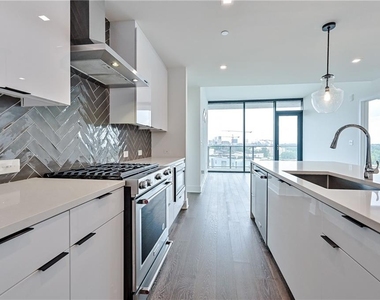 788 W Marietta Street - Photo Thumbnail 4