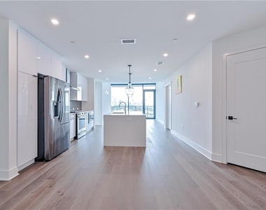788 W Marietta Street - Photo Thumbnail 3