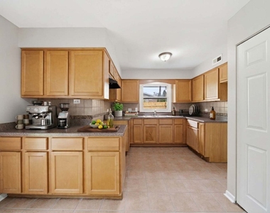 531 Wallace Street - Photo Thumbnail 5