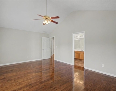 400 Stambridge Court - Photo Thumbnail 26
