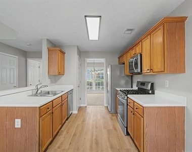 400 Stambridge Court - Photo Thumbnail 10