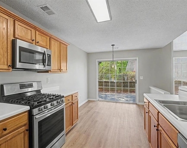 400 Stambridge Court - Photo Thumbnail 9