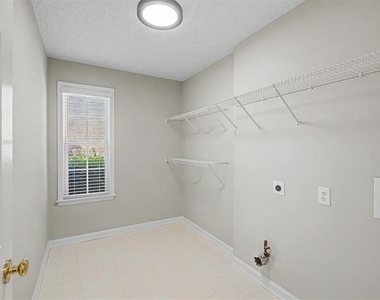 400 Stambridge Court - Photo Thumbnail 19