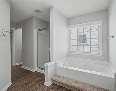 400 Stambridge Court - Photo Thumbnail 29