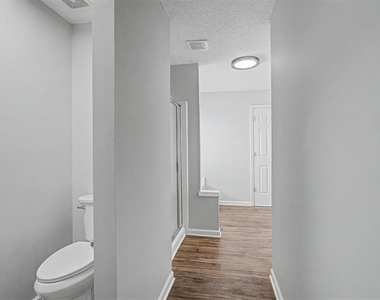 400 Stambridge Court - Photo Thumbnail 31