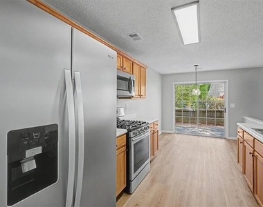 400 Stambridge Court - Photo Thumbnail 7