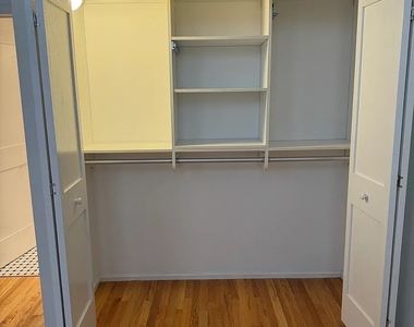 312 N May Street - Photo Thumbnail 9