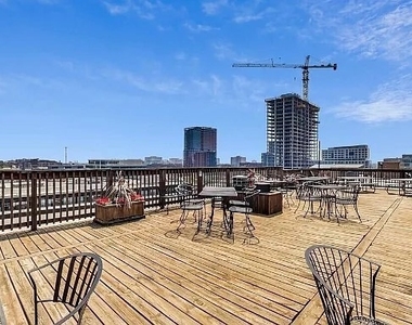 312 N May Street - Photo Thumbnail 12
