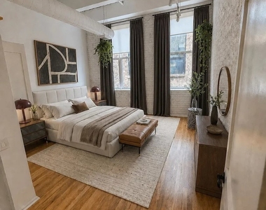 312 N May Street - Photo Thumbnail 7