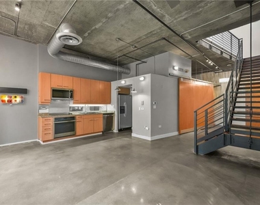 123 Luckie Street Nw - Photo Thumbnail 8