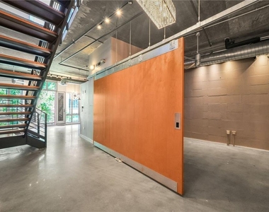 123 Luckie Street Nw - Photo Thumbnail 2