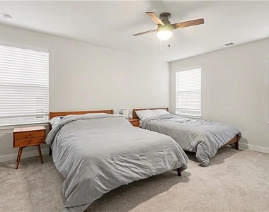136 Salt Lake Lane Lane - Photo Thumbnail 23