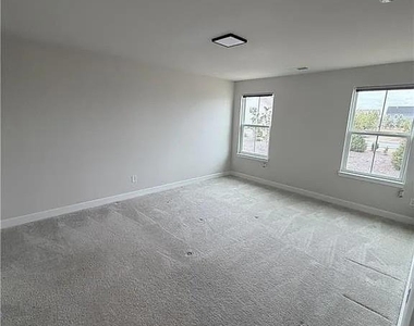 360 Salt Lake Lane Lane - Photo Thumbnail 12