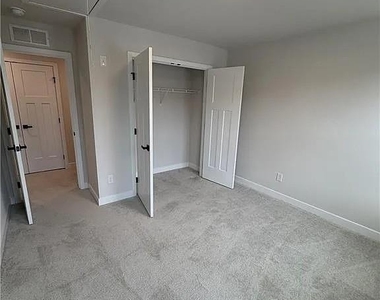 360 Salt Lake Lane Lane - Photo Thumbnail 18