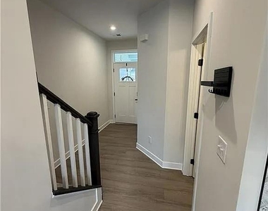 360 Salt Lake Lane Lane - Photo Thumbnail 10