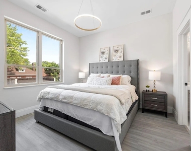 4931 N Kimball Avenue - Photo Thumbnail 7