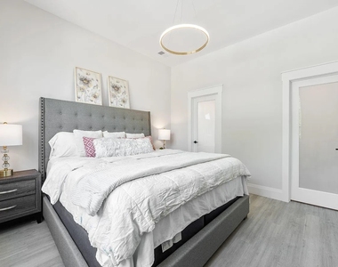 4931 N Kimball Avenue - Photo Thumbnail 8