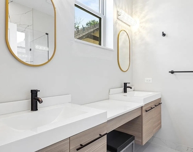 4931 N Kimball Avenue - Photo Thumbnail 3