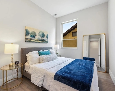 4931 N Kimball Avenue - Photo Thumbnail 10