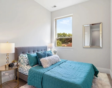 4931 N Kimball Avenue - Photo Thumbnail 11