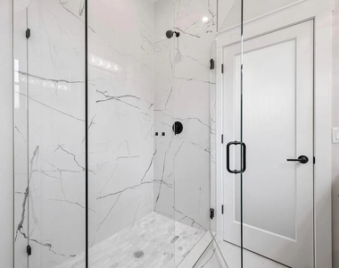 4931 N Kimball Avenue - Photo Thumbnail 4