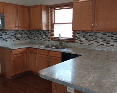 5420 Hillside Drive - Photo Thumbnail 6