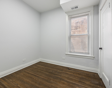 5439 S Indiana Avenue - Photo Thumbnail 17