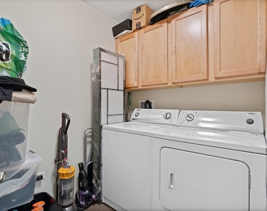 160 E Illinois Street - Photo Thumbnail 12
