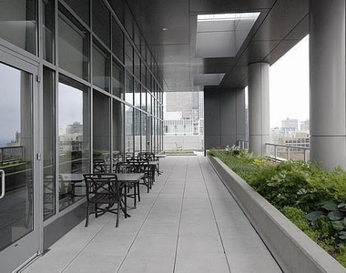 160 E Illinois Street - Photo Thumbnail 16
