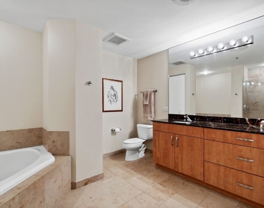 160 E Illinois Street - Photo Thumbnail 9