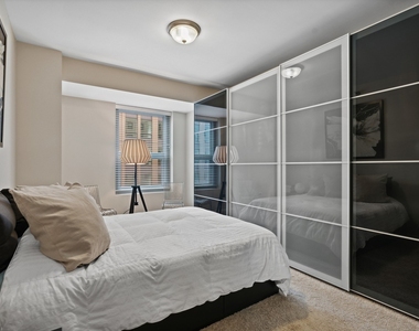 160 E Illinois Street - Photo Thumbnail 8