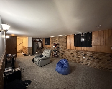 227 W Locust Street - Photo Thumbnail 2