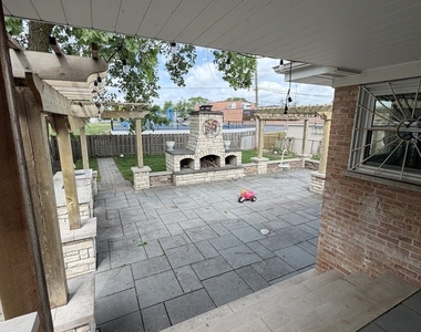 8908 Ozark Avenue - Photo Thumbnail 21