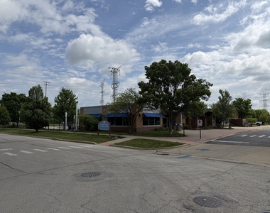 8908 Ozark Avenue - Photo Thumbnail 23