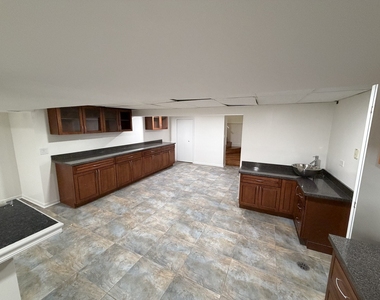 8908 Ozark Avenue - Photo Thumbnail 16