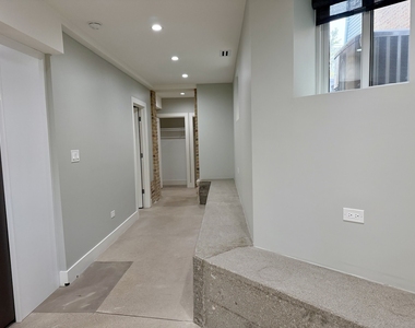 4730 W Grace Street - Photo Thumbnail 7