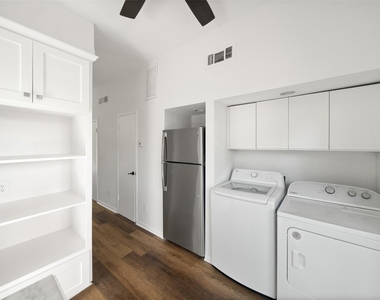 518 Hawthorne Street - Photo Thumbnail 6