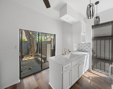 518 Hawthorne Street - Photo Thumbnail 4
