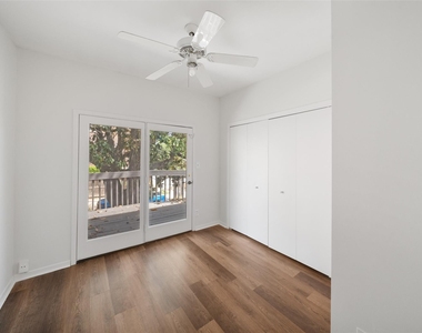 518 Hawthorne Street - Photo Thumbnail 8