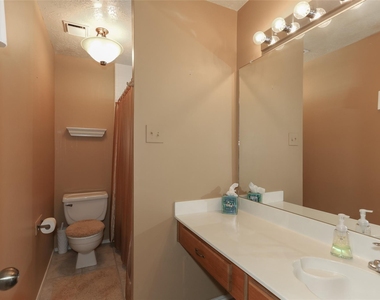 16410 Salinas Lane - Photo Thumbnail 19
